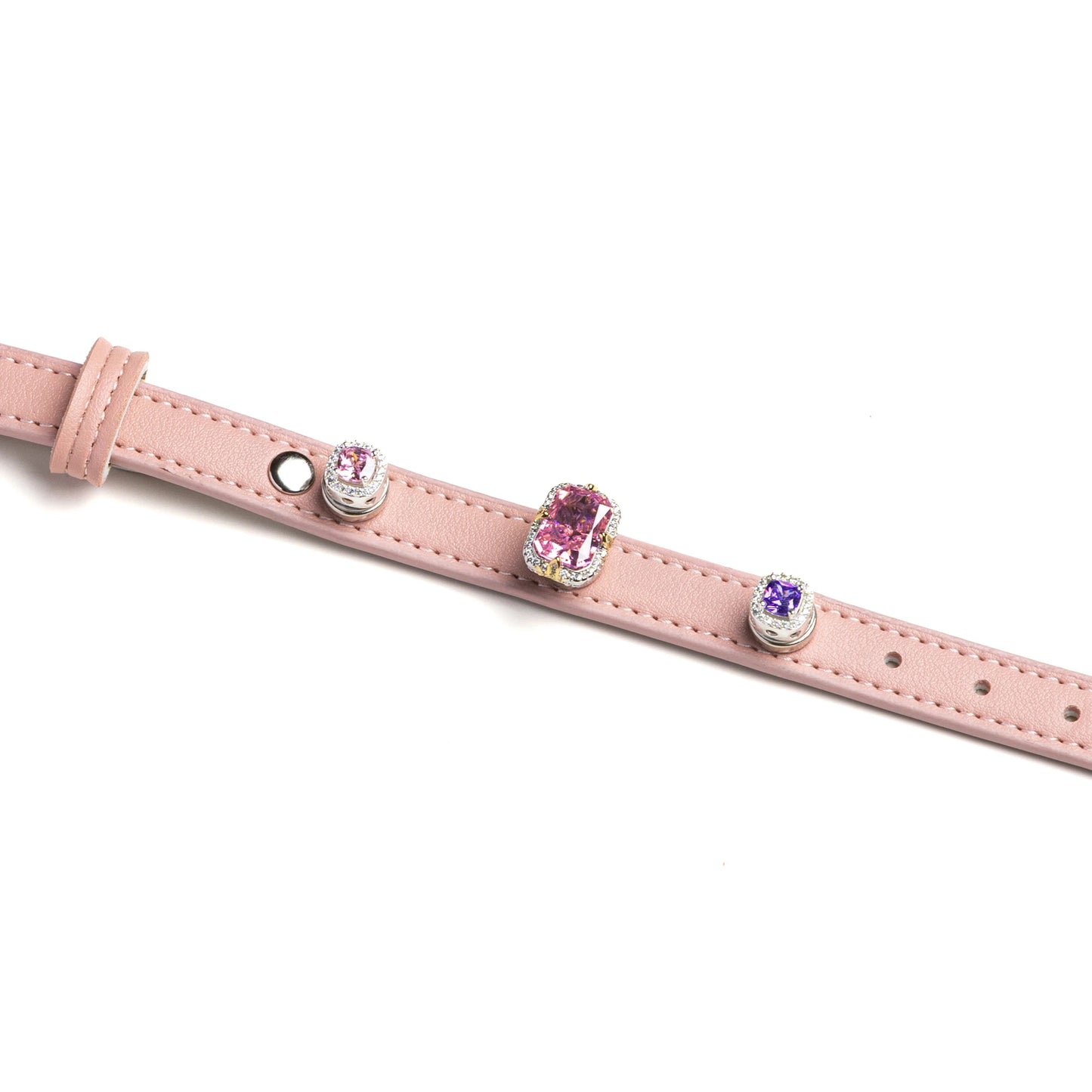 Pink dog collar with cushion-cut rose charms by Vanderclix&Co., detail view.